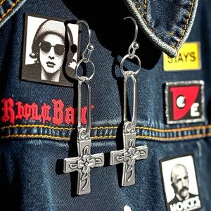 5 For $25💫Alternative Silver Cross Rose Paperclip Dangles